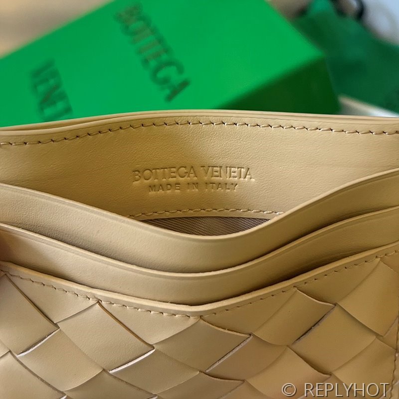 보테가베네타 인트레치아토 카드 지갑 [매장가 49만원대]