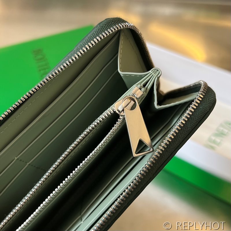 보테가베네타 인트레치아토 지퍼 어라운드 지갑 [매장가 136만원대]