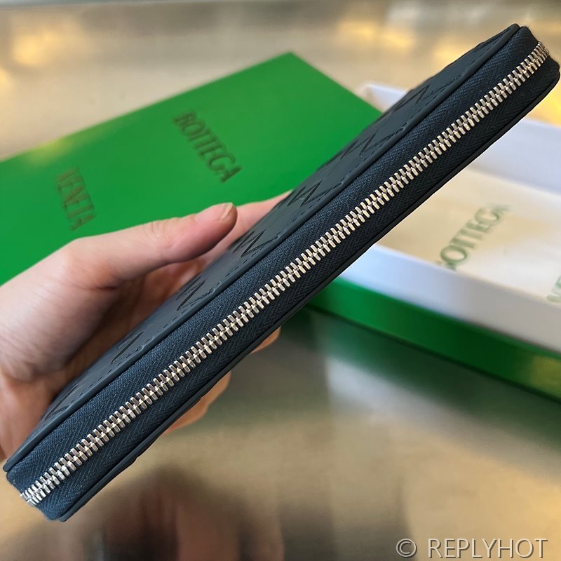 보테가베네타 인트레치아토 지퍼 어라운드 지갑 [매장가 136만원대]