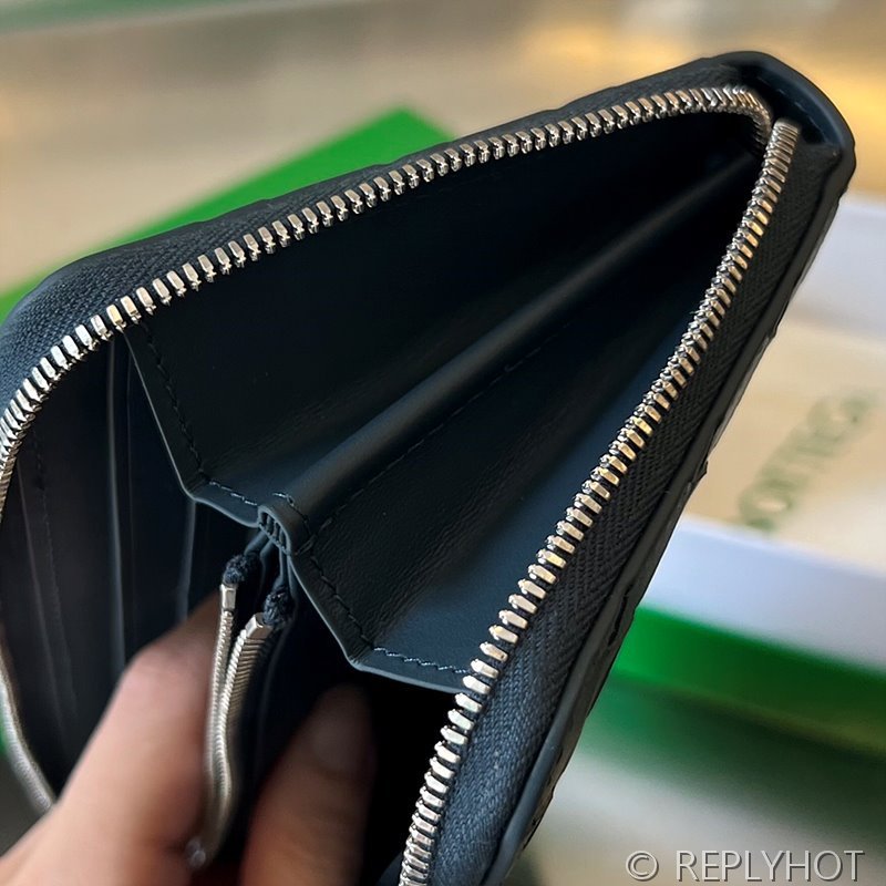 보테가베네타 인트레치아토 지퍼 어라운드 지갑 [매장가 136만원대]