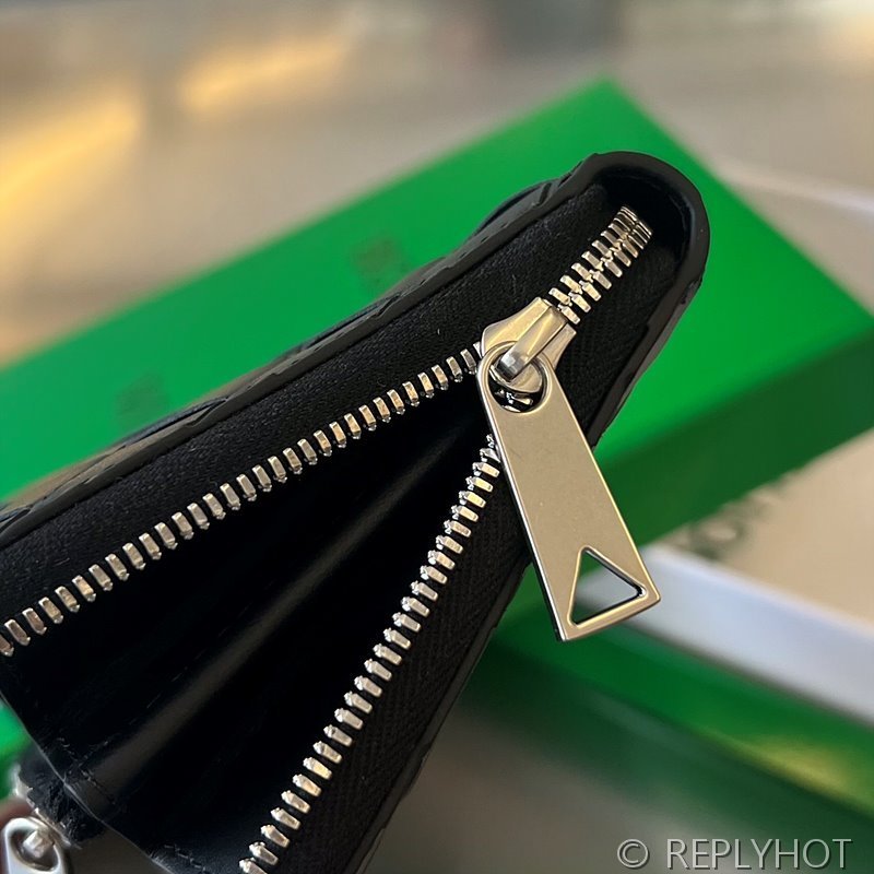 보테가베네타 인트레치아토 지퍼 어라운드 지갑 [매장가 136만원대]