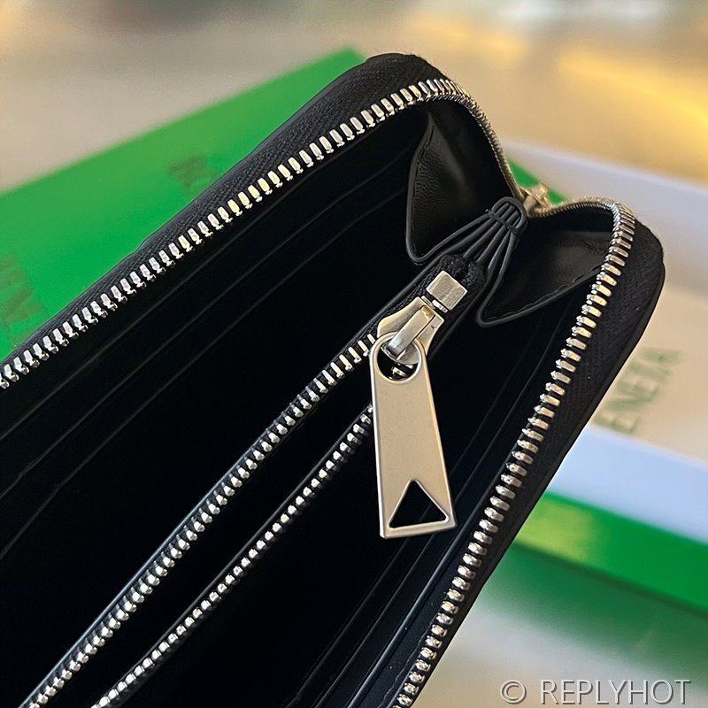 보테가베네타 인트레치아토 지퍼 어라운드 지갑 [매장가 136만원대]