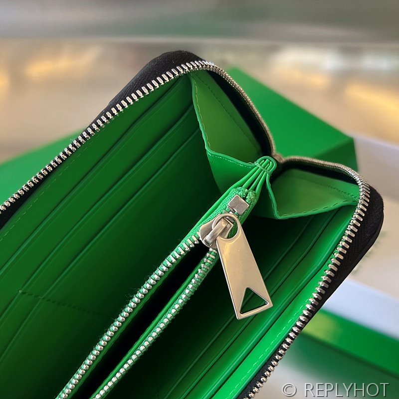 보테가베네타 인트레치아토 지퍼 어라운드 지갑 [매장가 136만원대]