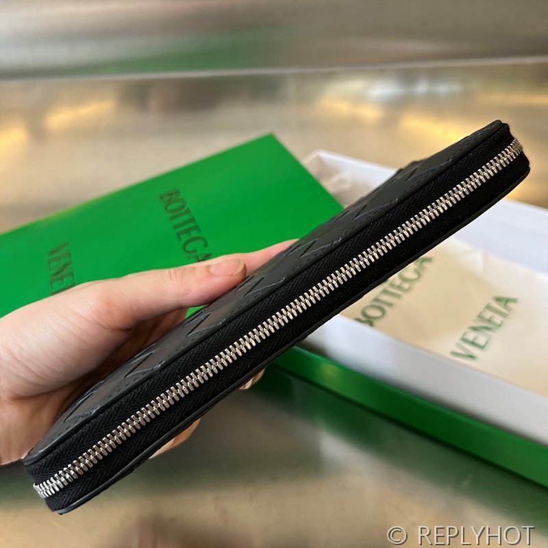 보테가베네타 인트레치아토 지퍼 어라운드 지갑 [매장가 136만원대]