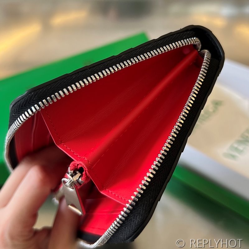 보테가베네타 인트레치아토 지퍼 어라운드 지갑 [매장가 136만원대]