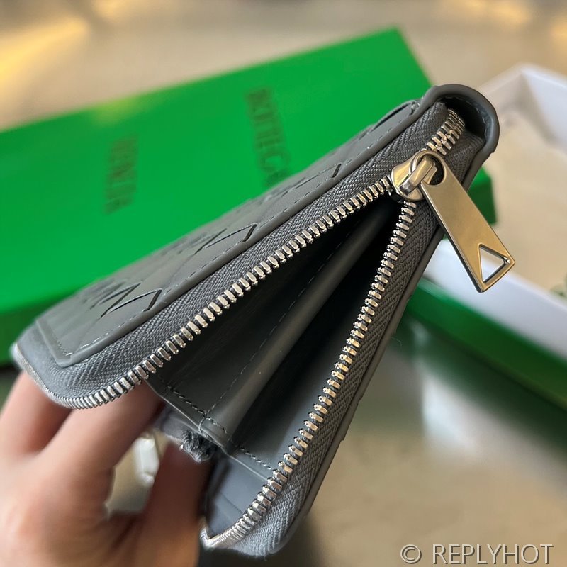 보테가베네타 인트레치아토 지퍼 어라운드 지갑 [매장가 136만원대]