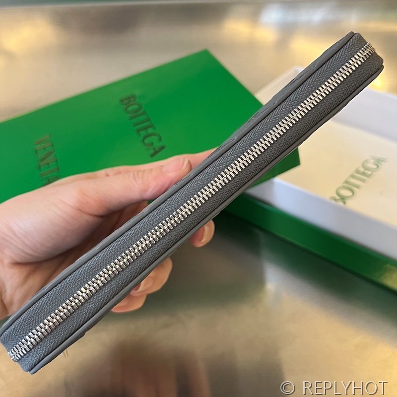 보테가베네타 인트레치아토 지퍼 어라운드 지갑 [매장가 136만원대]