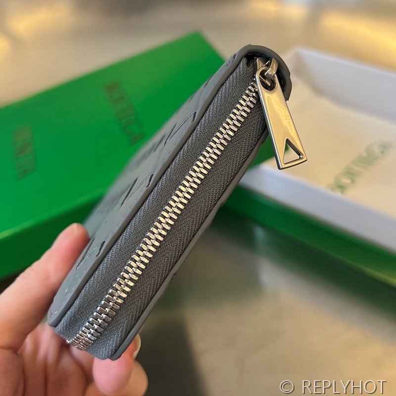 보테가베네타 인트레치아토 지퍼 어라운드 지갑 [매장가 136만원대]