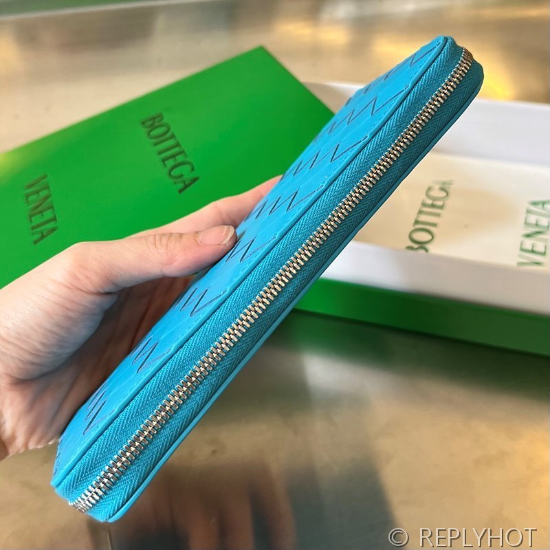 보테가베네타 인트레치아토 지퍼 어라운드 지갑 [매장가 136만원대]