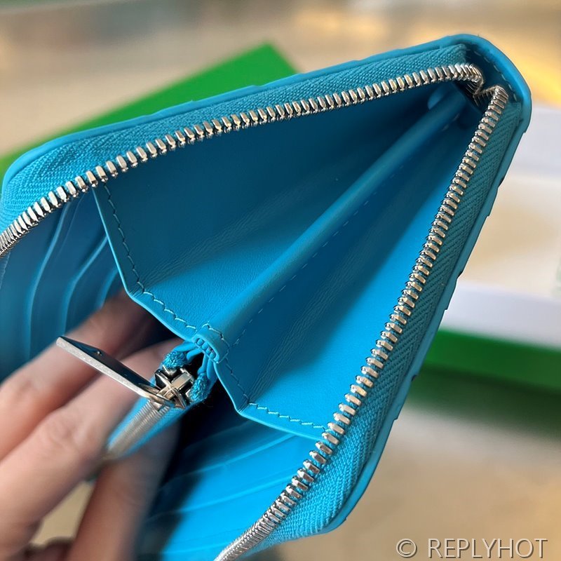 보테가베네타 인트레치아토 지퍼 어라운드 지갑 [매장가 136만원대]