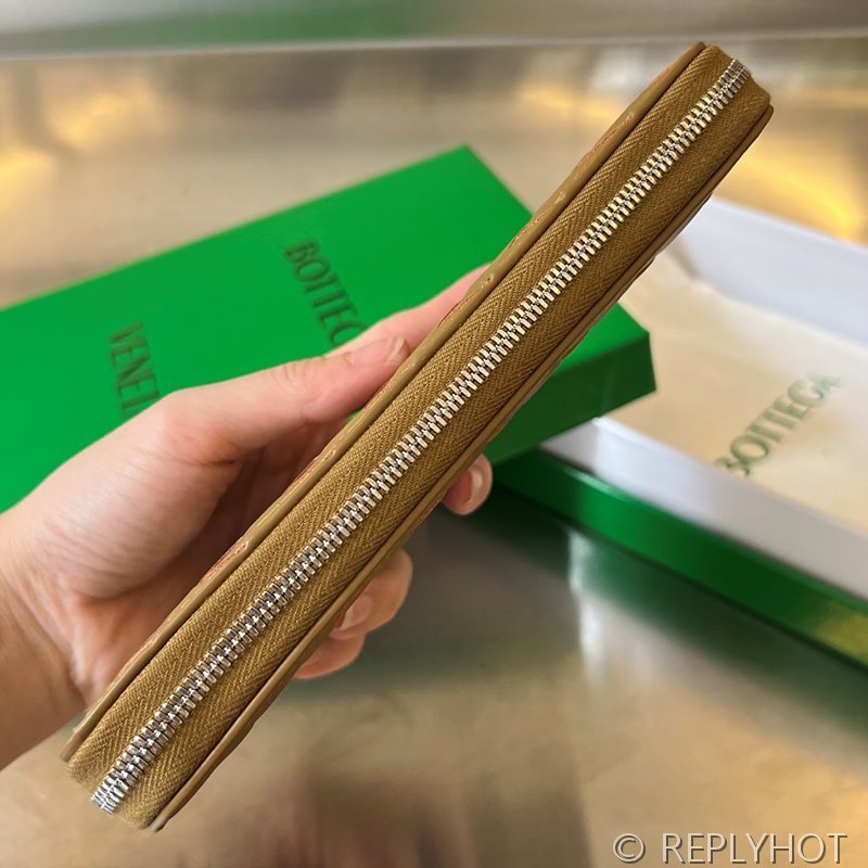 보테가베네타 인트레치아토 지퍼 어라운드 지갑 [매장가 136만원대]