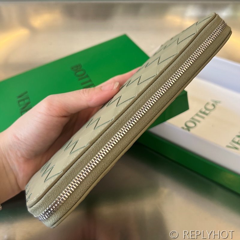 보테가베네타 인트레치아토 지퍼 어라운드 지갑 [매장가 136만원대]