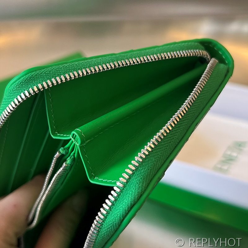 보테가베네타 인트레치아토 지퍼 어라운드 지갑 [매장가 136만원대]