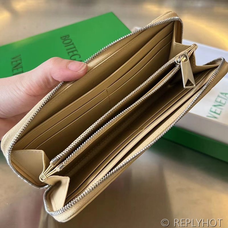 보테가베네타 인트레치아토 지퍼 어라운드 지갑 [매장가 136만원대]
