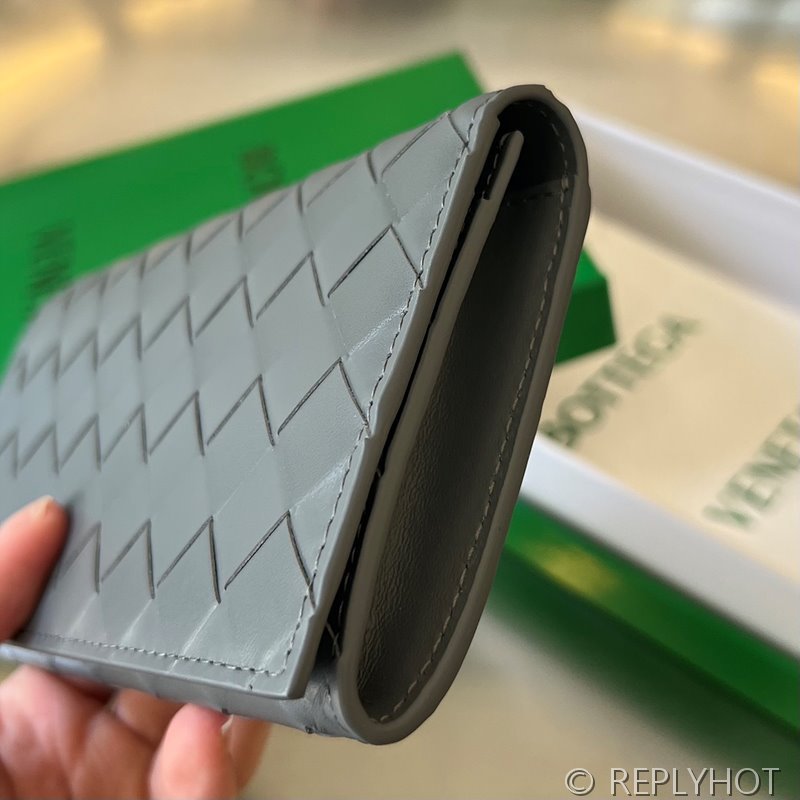 보테가베네타 인트레치아토 장지갑 [매장가 120만원대]