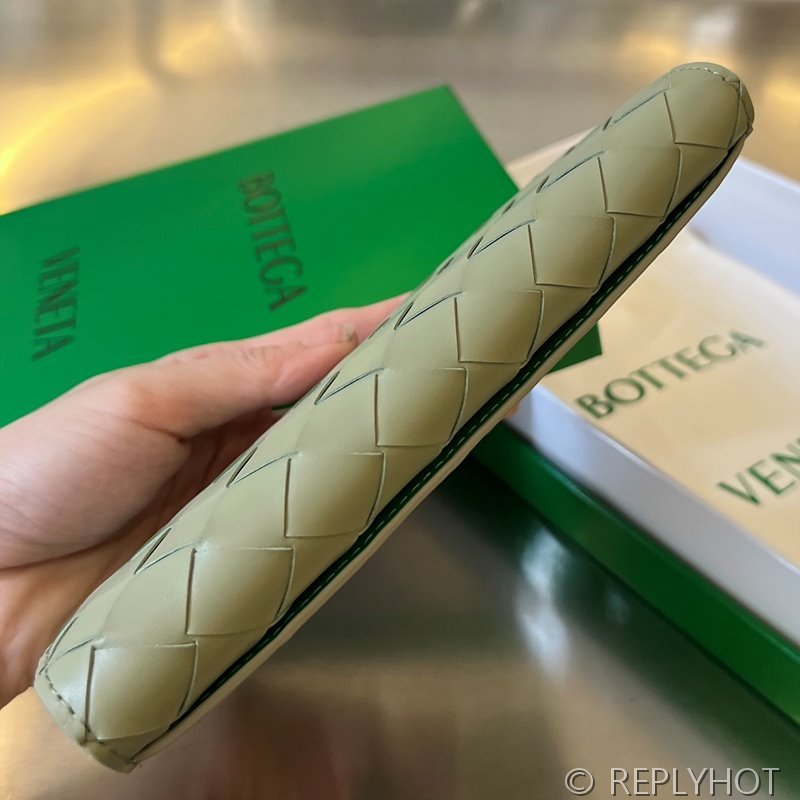보테가베네타 인트레치아토 장지갑 [매장가 120만원대]