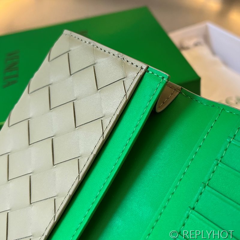 보테가베네타 인트레치아토 장지갑 [매장가 120만원대]