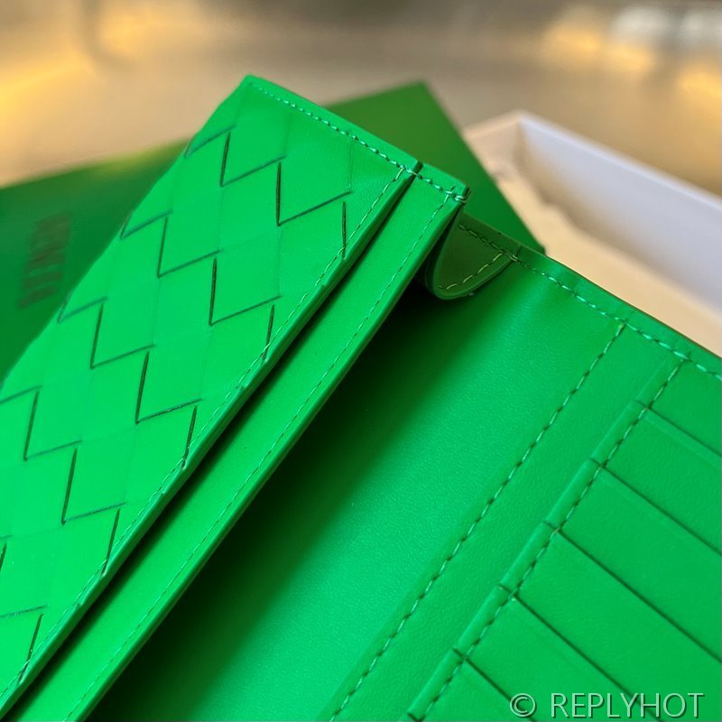 보테가베네타 인트레치아토 장지갑 [매장가 120만원대]