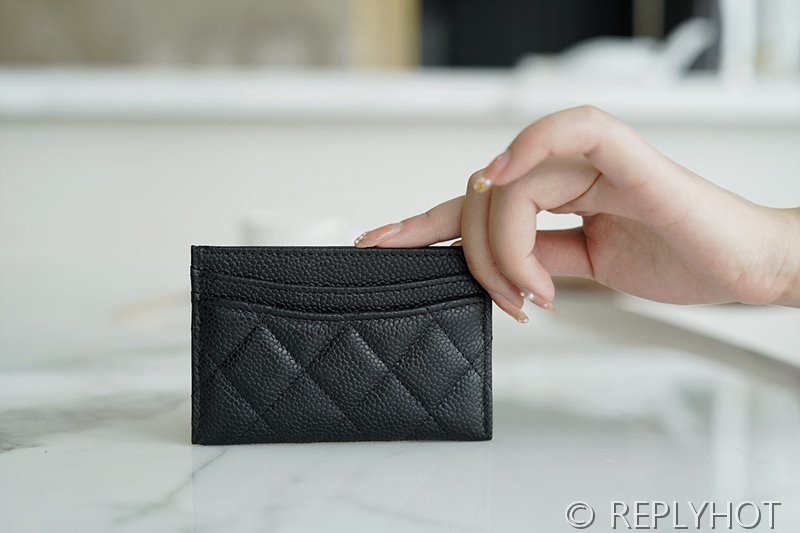 샤넬 클래식 카드 지갑 카프스킨 실버메탈 블랙 [매장가 70만원대]