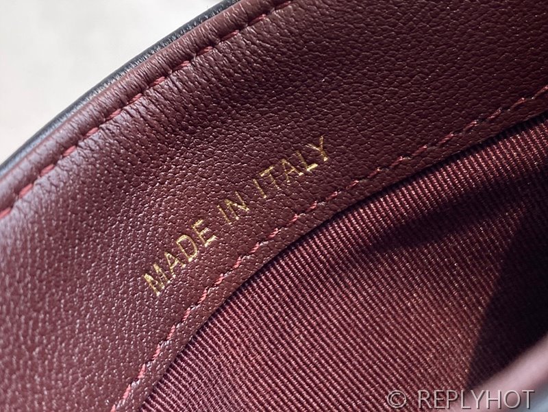 샤넬 클래식 카드 지갑 램스킨 골드메탈 블랙 [매장가 70만원대]