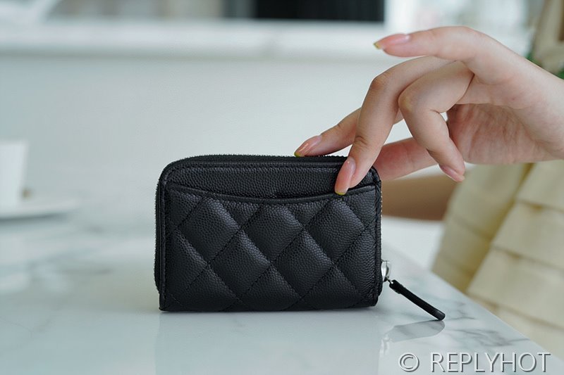 샤넬 클래식 지퍼 동전 지갑 카프스킨 실버메탈 블랙 [매장가 94만원대]