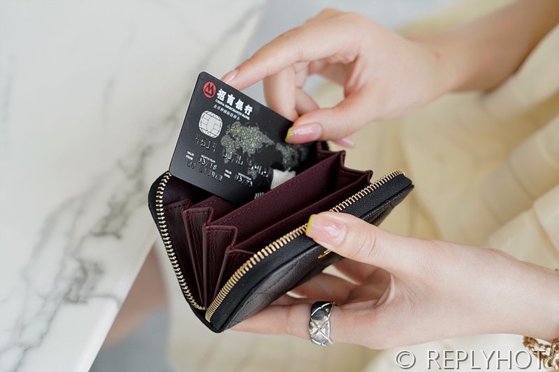 샤넬 클래식 지퍼 동전 지갑 카프스킨 골드메탈 블랙 [매장가 94만원대]