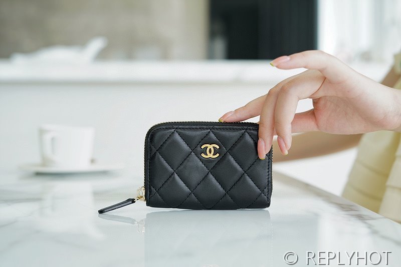 샤넬 클래식 지퍼 동전 지갑 램스킨 골드메탈 블랙 [매장가 94만원대]