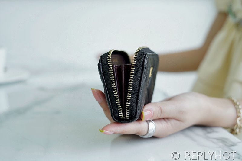 샤넬 클래식 지퍼 동전 지갑 램스킨 골드메탈 블랙 [매장가 94만원대]