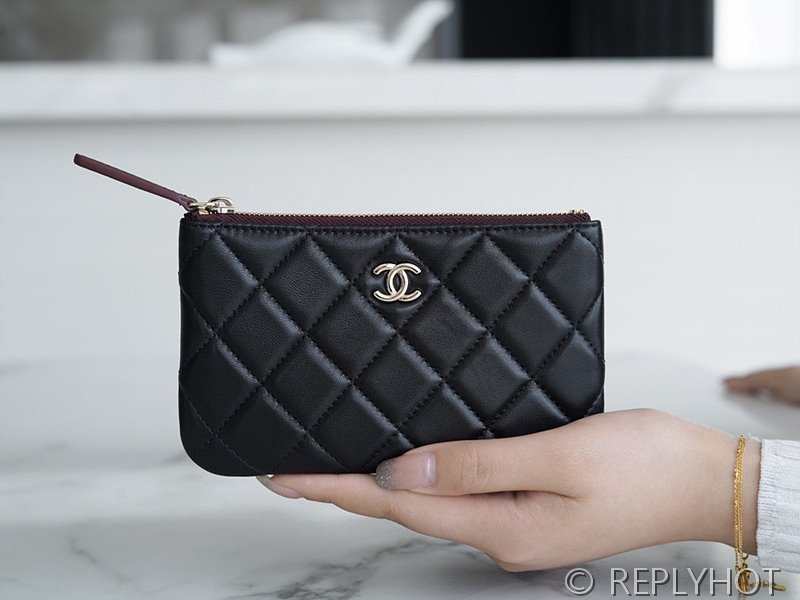 샤넬 클래식 미니 파우치 램스킨 골드메탈 블랙 [매장가 90만원대]