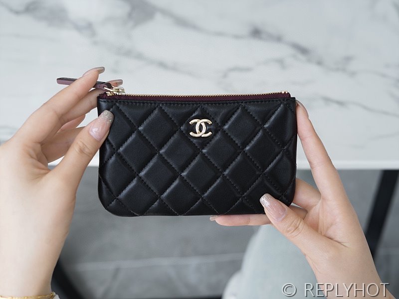 샤넬 클래식 미니 파우치 램스킨 골드메탈 블랙 [매장가 90만원대]