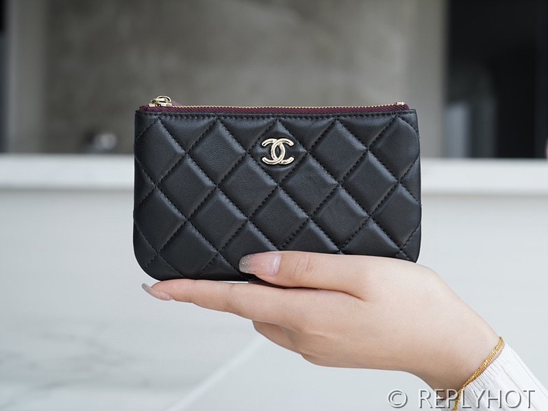 샤넬 클래식 미니 파우치 램스킨 골드메탈 블랙 [매장가 90만원대]