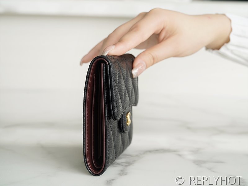 샤넬 클래식 스몰 플랩 지갑 카프스킨 골드메탈 블랙 [매장가 170만원대]
