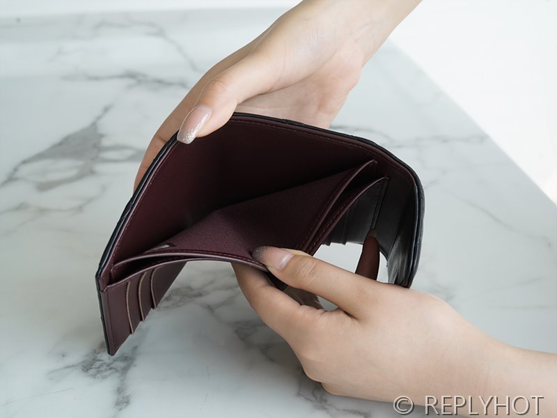 샤넬 클래식 스몰 플랩 지갑 램스킨 실버메탈 블랙 [매장가 170만원대]