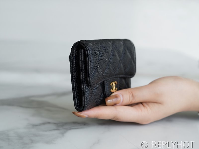 샤넬 클래식 카드 홀더 지갑 카프스킨 골드메탈 블랙 [매장가 150만원대]