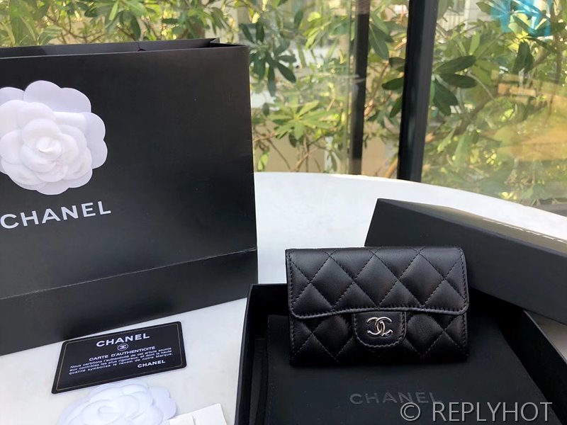 샤넬 클래식 카드 홀더 지갑 램스킨 실버메탈 블랙 [매장가 150만원대]
