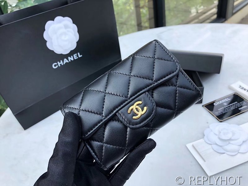 샤넬 클래식 카드 홀더 지갑 램스킨 골드메탈 블랙 [매장가 150만원대]