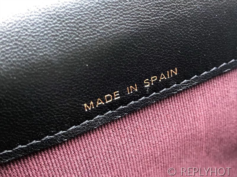 샤넬 클래식 카드 홀더 지갑 램스킨 골드메탈 블랙 [매장가 150만원대]