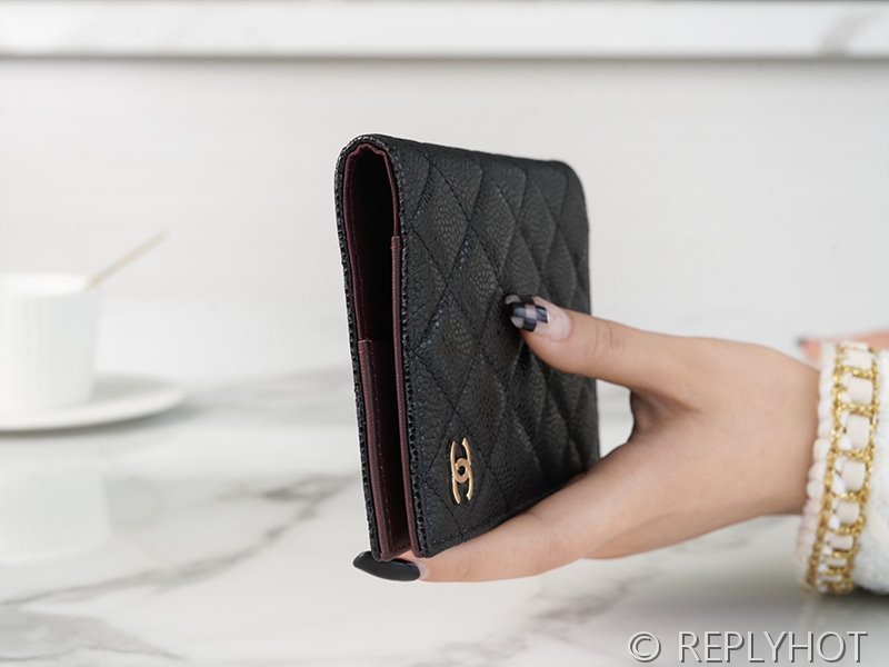 샤넬 클래식 여권 지갑 케이스 [매장가 130만원대]