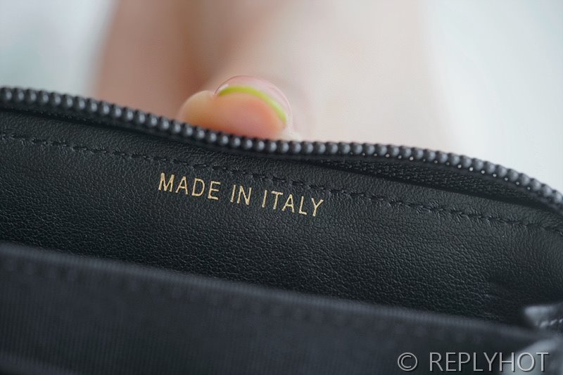 샤넬 보이 지퍼 카드 지갑 램스킨 골드메탈 블랙 [매장가 100만원대]