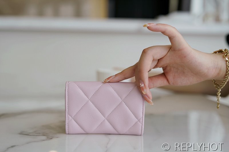 샤넬 19 플랩 카드 홀더 램스킨 골드메탈 [매장가 만원대]