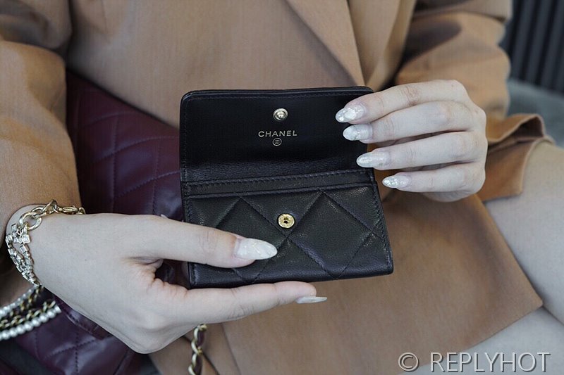 샤넬 19 플랩 카드 홀더 램스킨 골드메탈 [매장가 만원대]