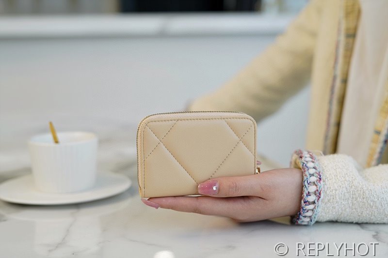 샤넬 19 동전 지갑 램스킨 골드메탈 [매장가110 만원대]