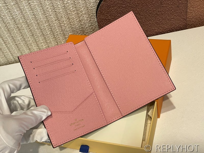 루이비통 패스포트 커버 핑크 [매장가 50만원대]