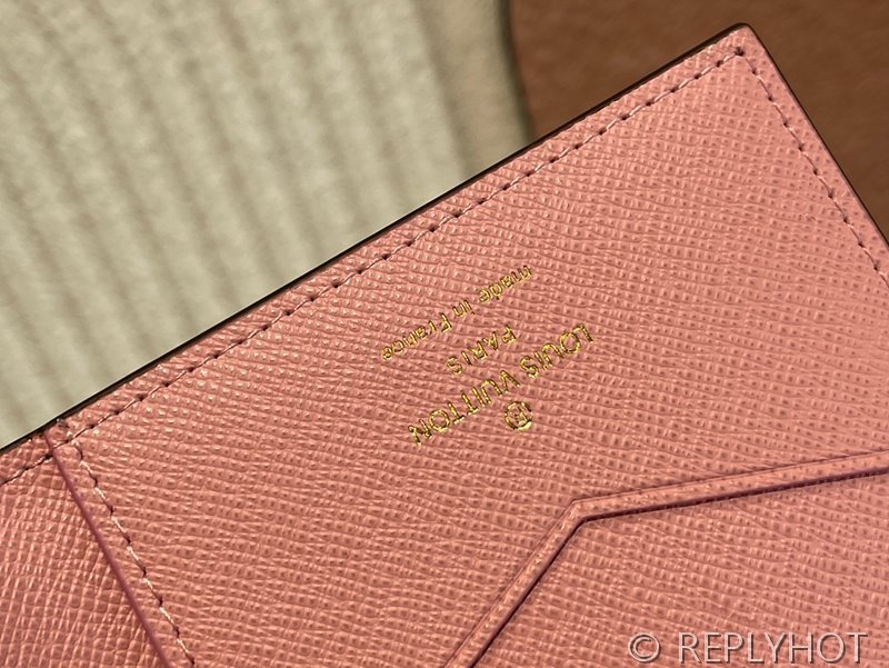 루이비통 패스포트 커버 핑크 [매장가 50만원대]