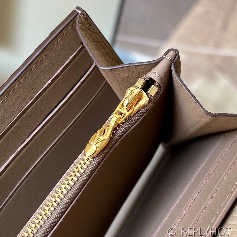 루이비통 카퓌신 월릿 갈렛 [매장가 190만원대]