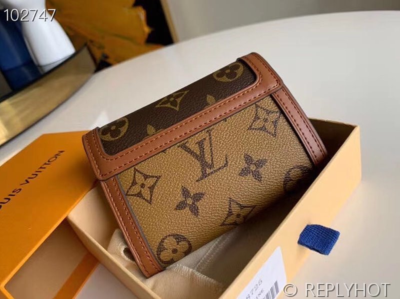 루이비통 도핀 컴팩트 월릿 [매장가 130만원대]