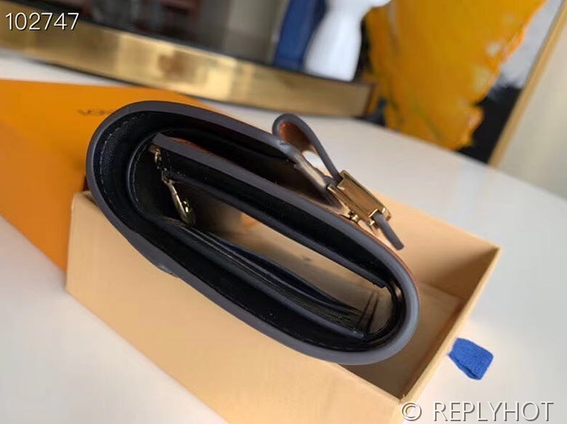 루이비통 도핀 컴팩트 월릿 [매장가 130만원대]