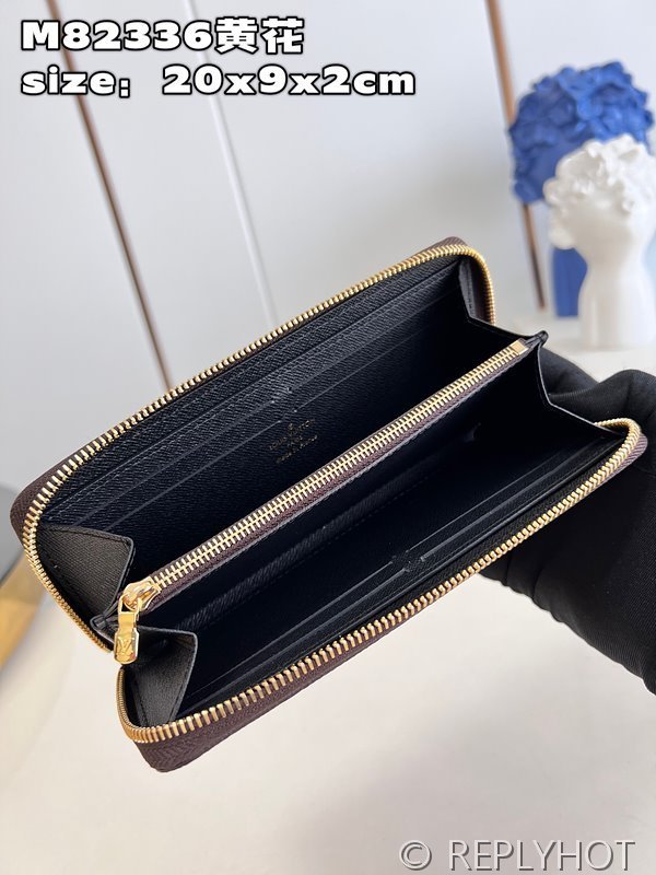 루이비통 클레망스 월릿 모노그램 리버스 캔버스 [매장가 70만원대]