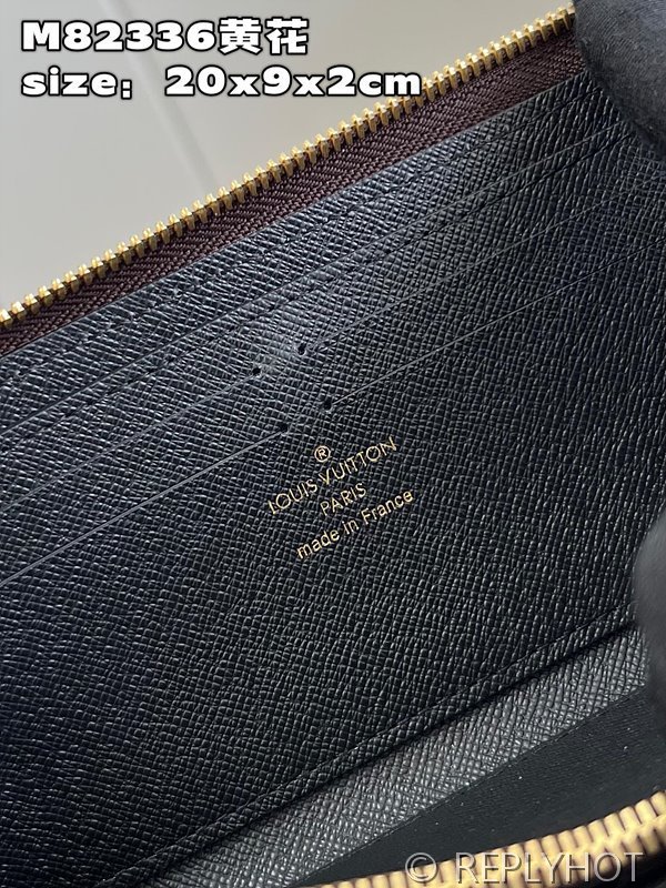 루이비통 클레망스 월릿 모노그램 리버스 캔버스 [매장가 70만원대]