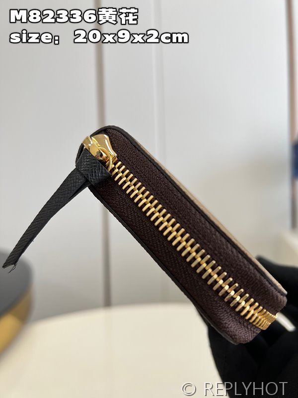 루이비통 클레망스 월릿 모노그램 리버스 캔버스 [매장가 70만원대]